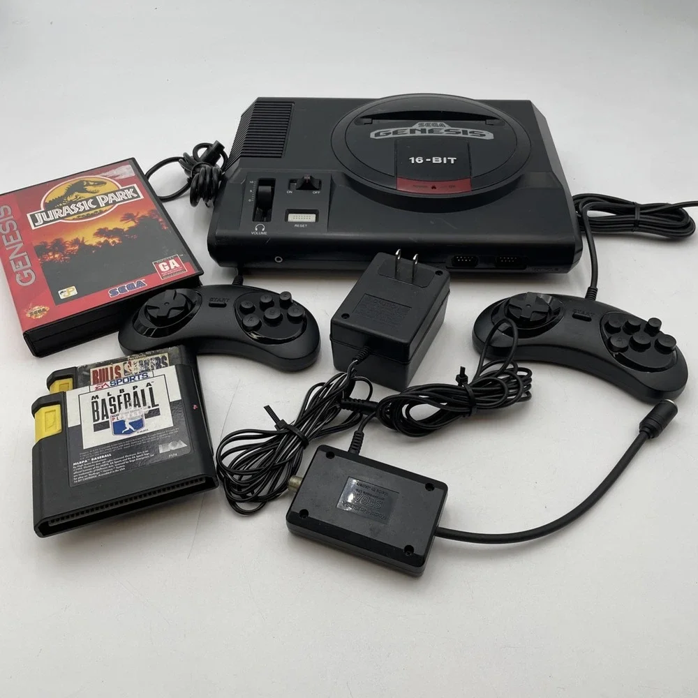 Sega Genesis MK-1601 Model 1 Console With 3 Games 2 Controllers & Cords -Tested